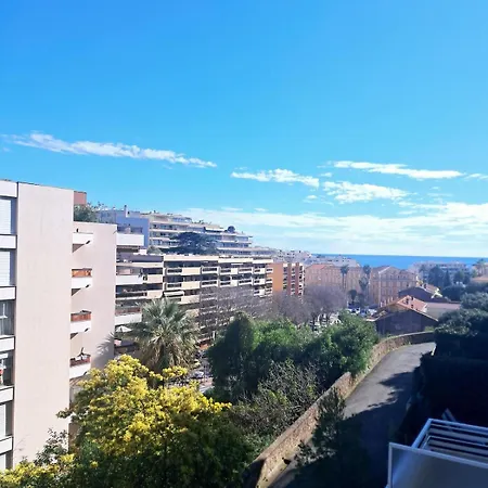 아파트 4 - Person With Sea View Terrace